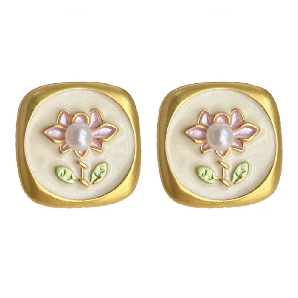 Vintage Style Floral Pearl Stud Earrings Lotus Design - Picture 5 of 5